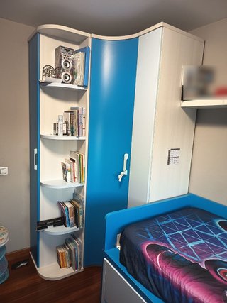 Mueble infantil azul (armario + cama doble)