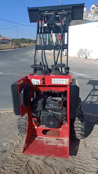 Mini pala cargadora roja NUEVA A ESTRENAR