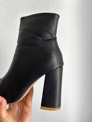 Botas de tacón negras