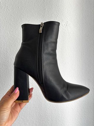 Botas de tacón negras