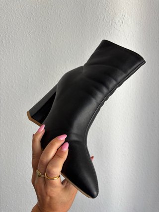 Botas de tacón negras