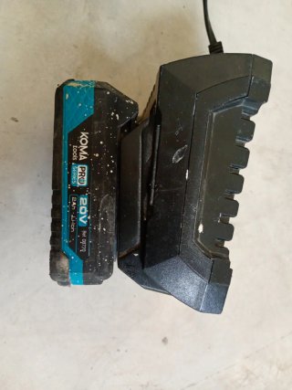 Cargador y Batería KOMA EDM 20V
