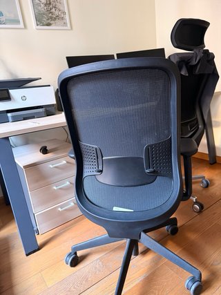 Silla de oficina ergonómica negra