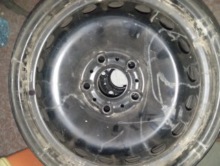Llantas Mercedes citan 15 pulgadas
