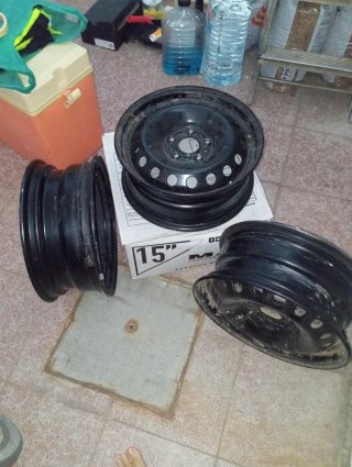 Llantas Mercedes citan 15 pulgadas