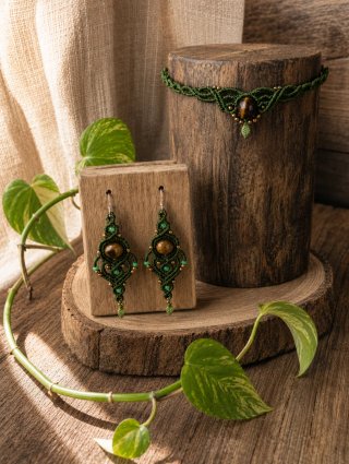 Conjunto en macramé pendientes y collar/tiara
