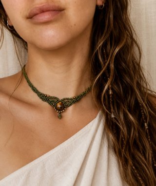 Conjunto en macramé pendientes y collar/tiara