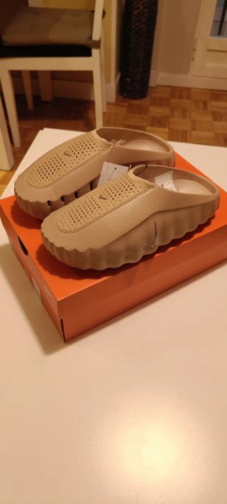 Nike Mind 001