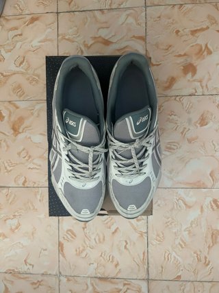 Zapatillas Asics Grises