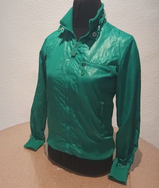 Cazadora Cortavientos Verde Lefties