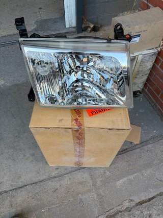 Faro delantero derecho Toyota