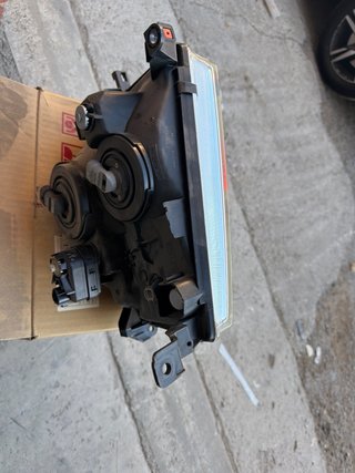 Faro delantero derecho Toyota