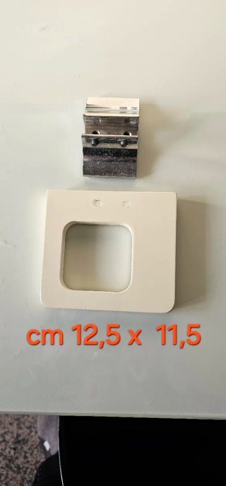 Mensola portabicchiere metallo e plastica