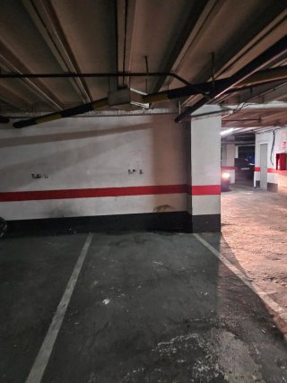 Alquiler plaza de garaje para coche grande en G3