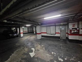 Alquiler plaza de garaje para coche grande en G3