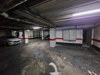 Alquiler plaza de garaje para coche grande en G3