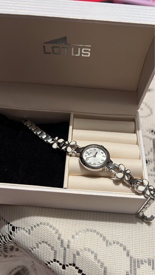 Reloj Lotus Plateado