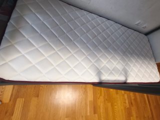 Litera Ikea con dos colchones