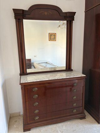 Cómoda con Espejo de Madera y Mármol