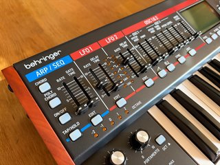 Behringer DeepMind 6X Sintetizador