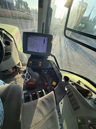 Tractor CLAAS ARION 640 CMATIC