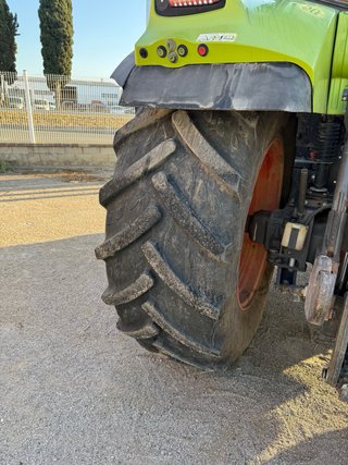 Tractor CLAAS ARION 640 CMATIC