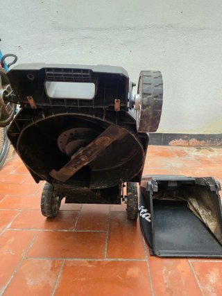 Cortacésped eléctrico Makita DLM382