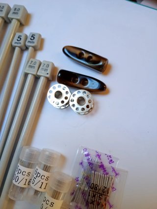 Set accessori per cucito e maglia