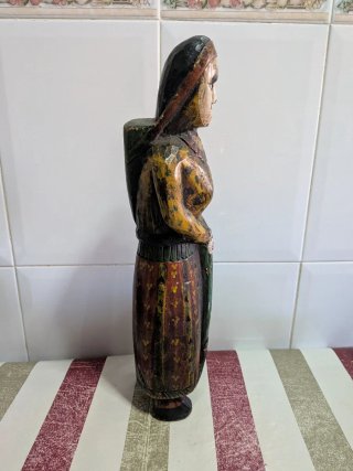 Figura antigua de madera - Diosa