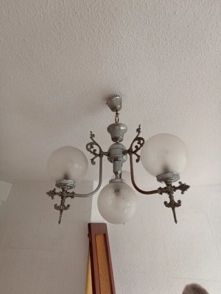 Lámpara de techo antigua