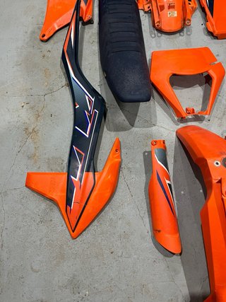 Kit de Plásticos y asiento KTM EXC / EXC-F 2022