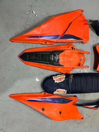 Kit de Plásticos y asiento KTM EXC / EXC-F 2022
