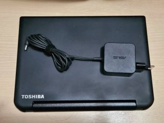 Toshiba Satellite Pro NB10 - Portátil Negro