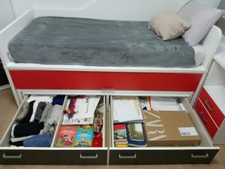 Cama Nido Roja y Blanca