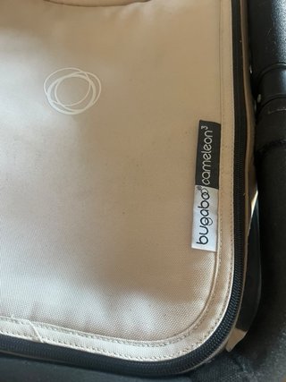 Un capazo de bugaboo camaleon 3 beige muy cuidado
