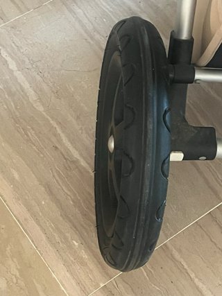 Un capazo de bugaboo camaleon 3 beige muy cuidado