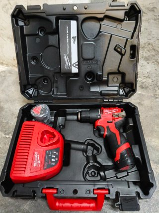 Taladro Inalámbrico Milwaukee C12