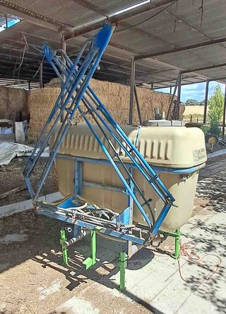 Cuba tratamiento fitosanitarios Aguirre 1.000 L.