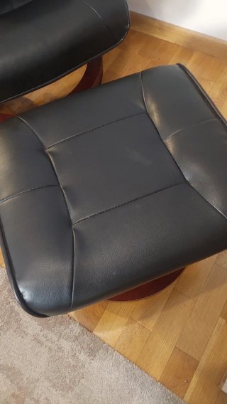 Sillón de masaje con reposapiés. URGE VENTA