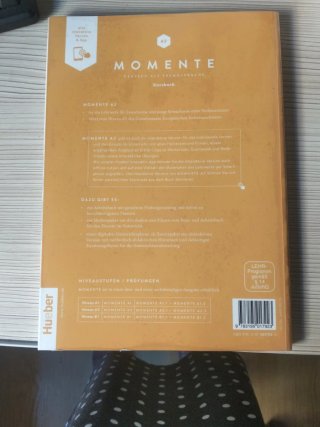 Libro de Alemán  ,Momente A2 de Hueber