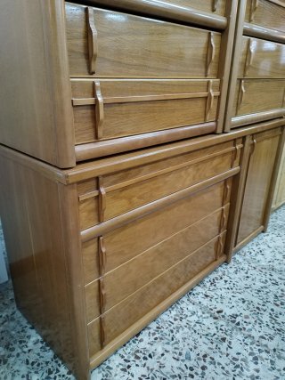 Cómoda y Mesitas Auxiliares en Pino