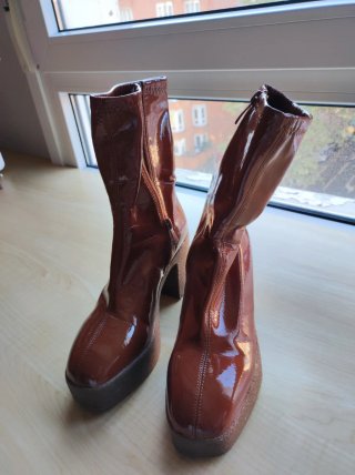 Botines marrones charol mujer