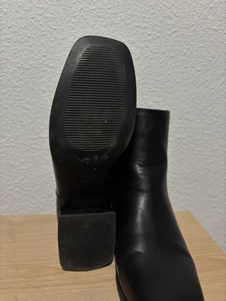 Botines negros tacón cuadrado