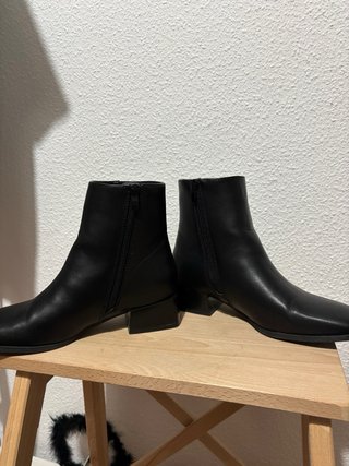 Botines negros tacón cuadrado