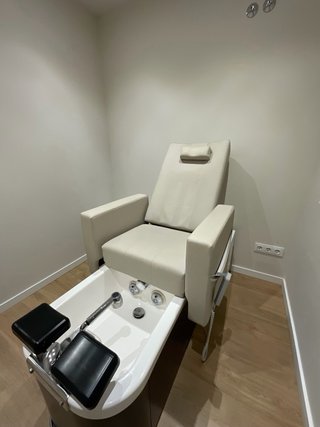 Sillon de pedicura hidromasaje marca Nilo.