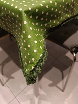 Tovaglia antimacchia a pois