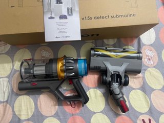 Dyson    V15S    Aspiradora
