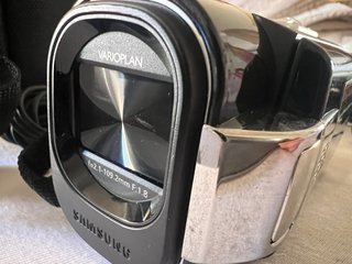 Cámara Samsung SMX-F40 con funda