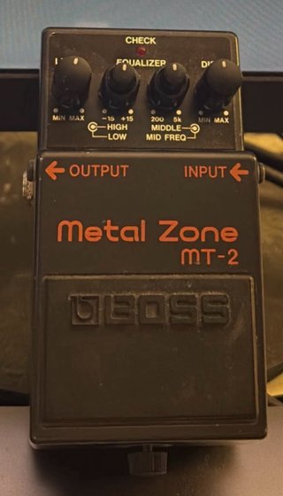 Pedal de Guitarra Boss Metal Zone MT-2