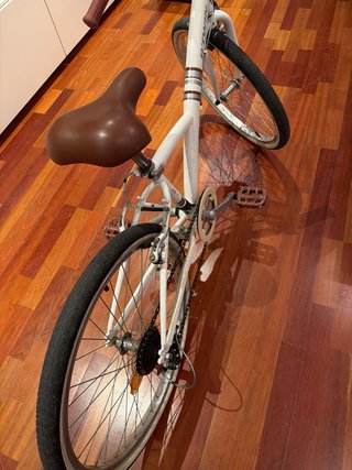 Bicicleta urbana blanca  para niñ@s 9 a 13 años